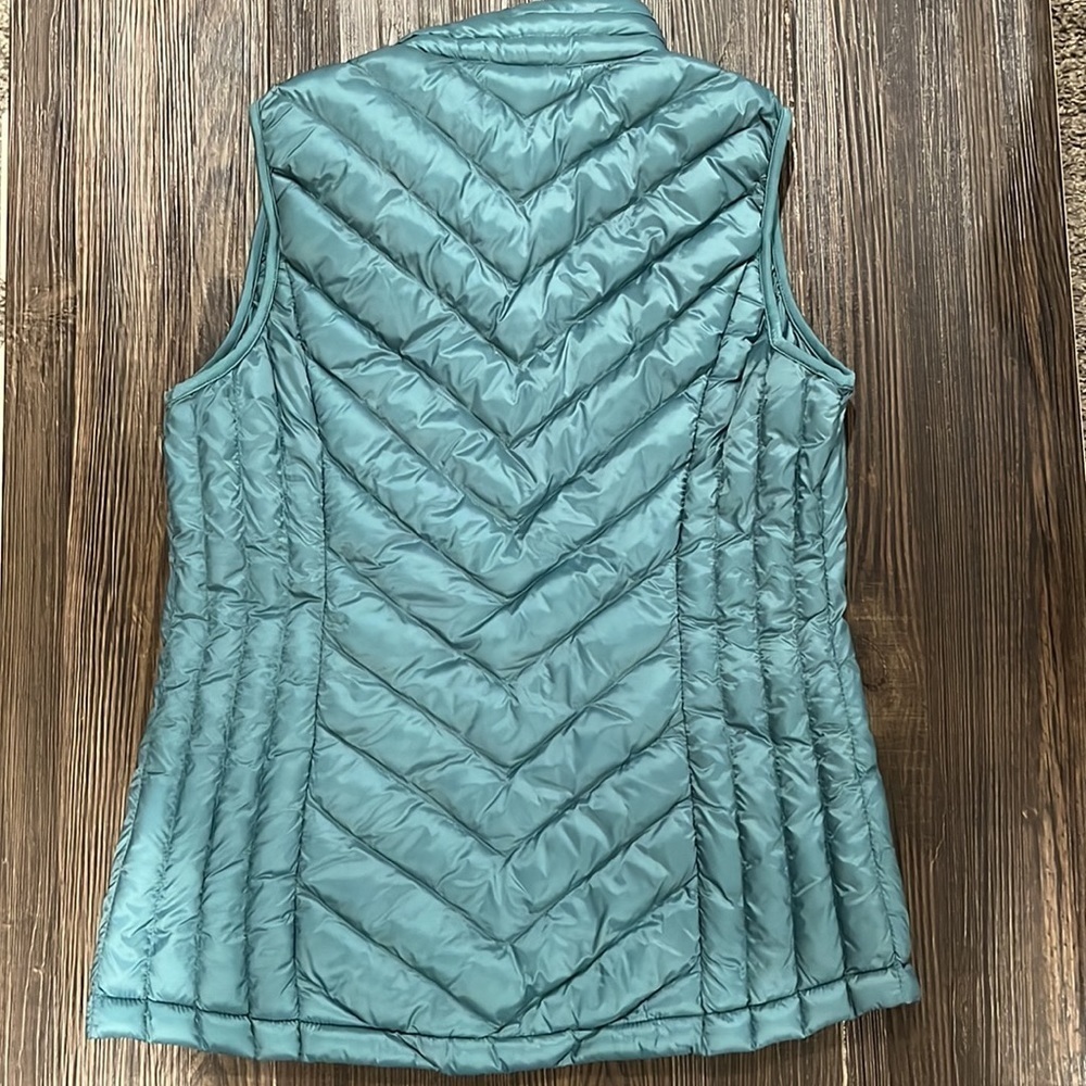 32 HEAT Puffer Vest - Picture 5 of 6